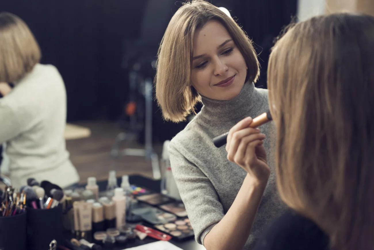 Maitriser les Essentiels du Maquillage Professionnel